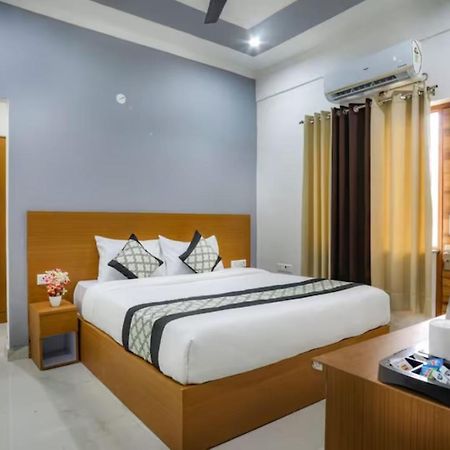 Hotel The Castle Blue Greater Noida Exterior foto